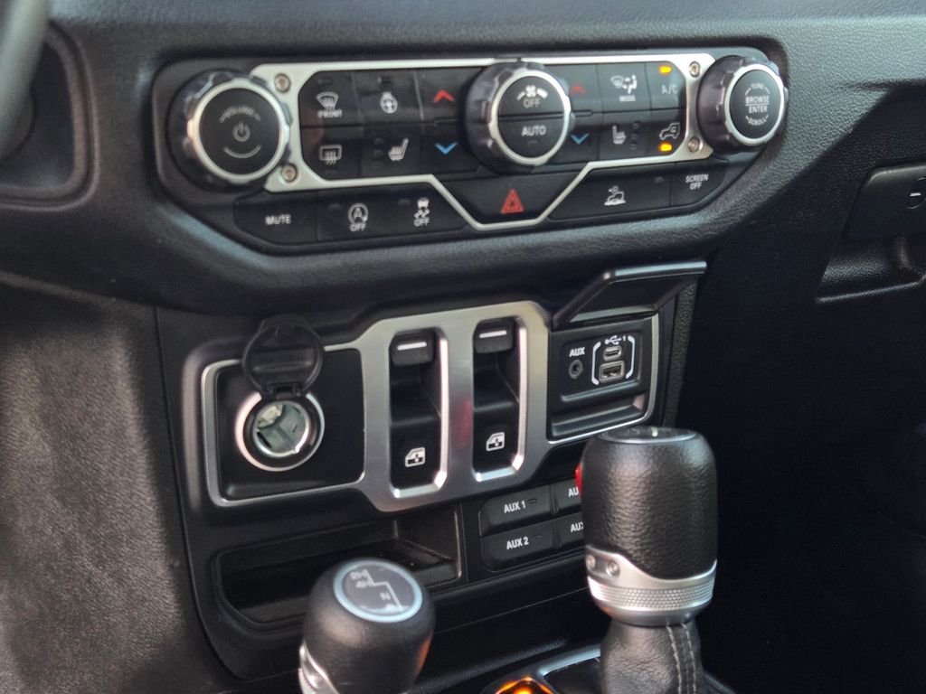 Used 2024 Gray Jeep Sport S image 22