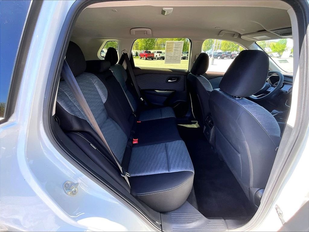 Used 2023 White Nissan SV image 16