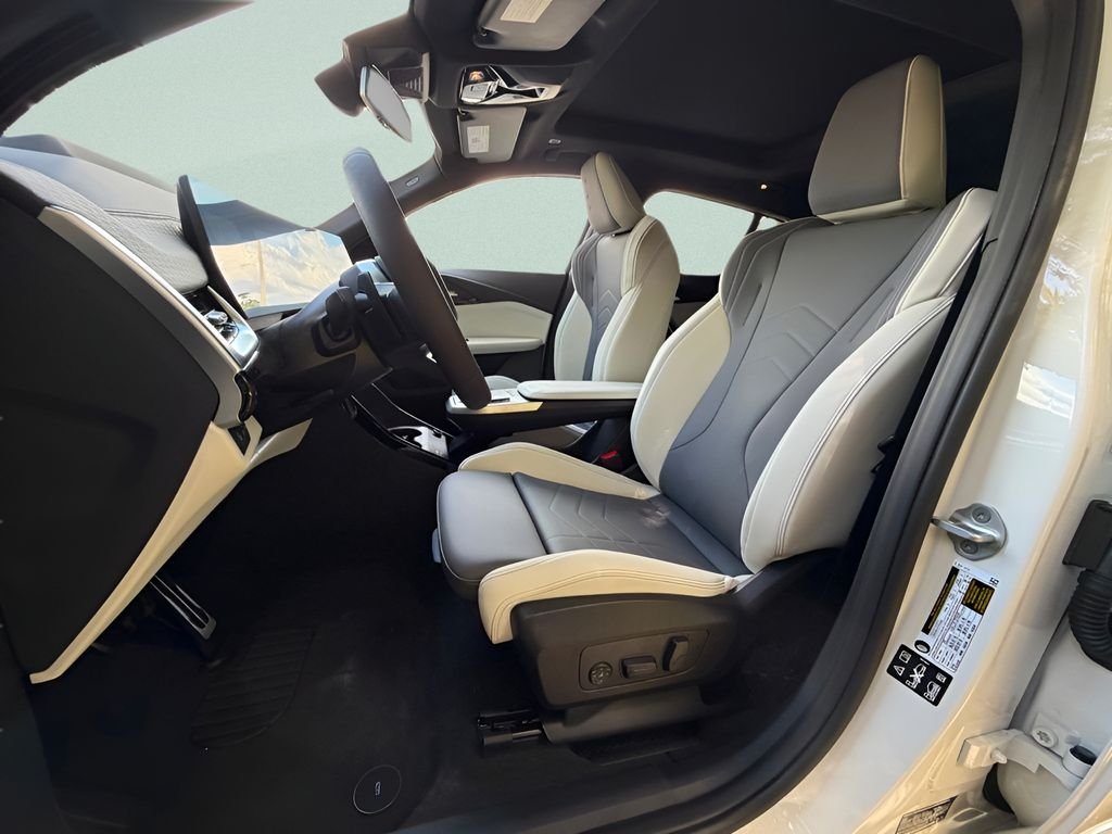New 2026 Alpine White BMW xDrive28i image 10