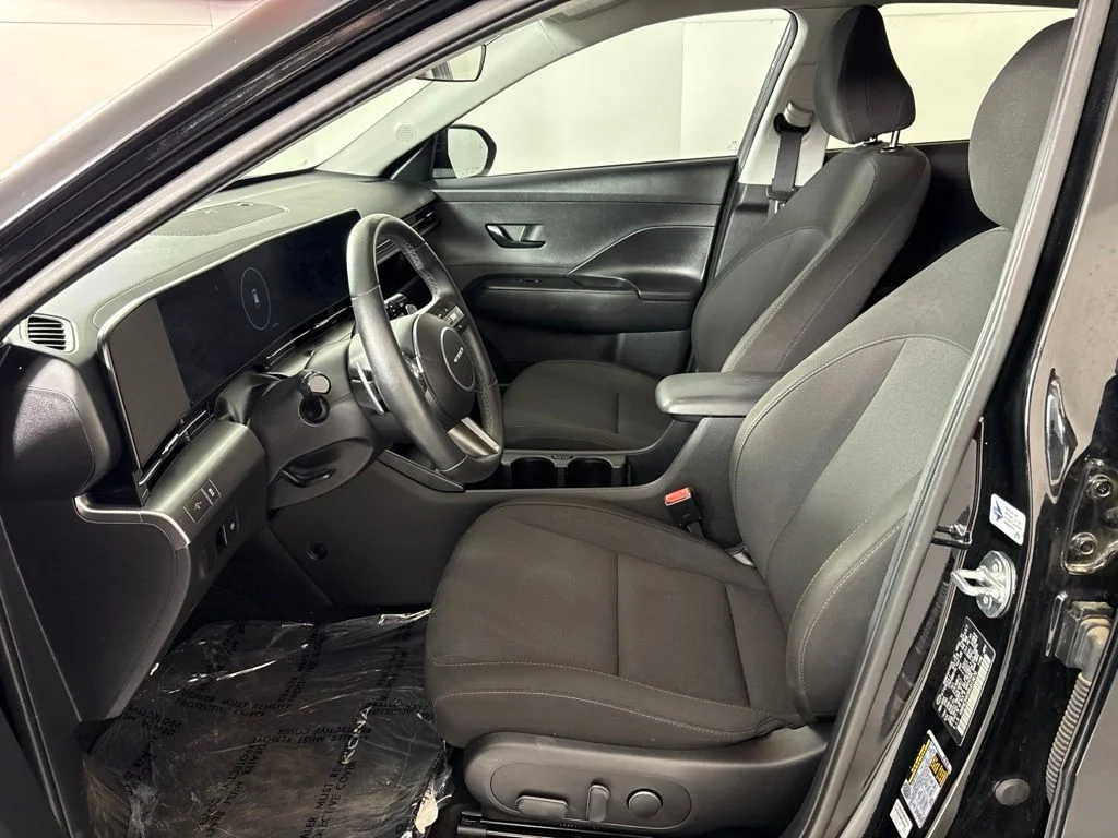 Used 2024 Black Hyundai SEL image 22