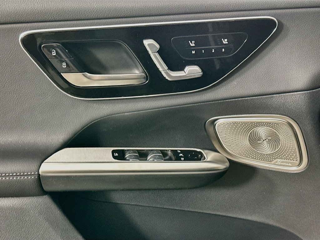 New 2027 Graphite Grey Metallic Mercedes-Benz GLC 300 image 49