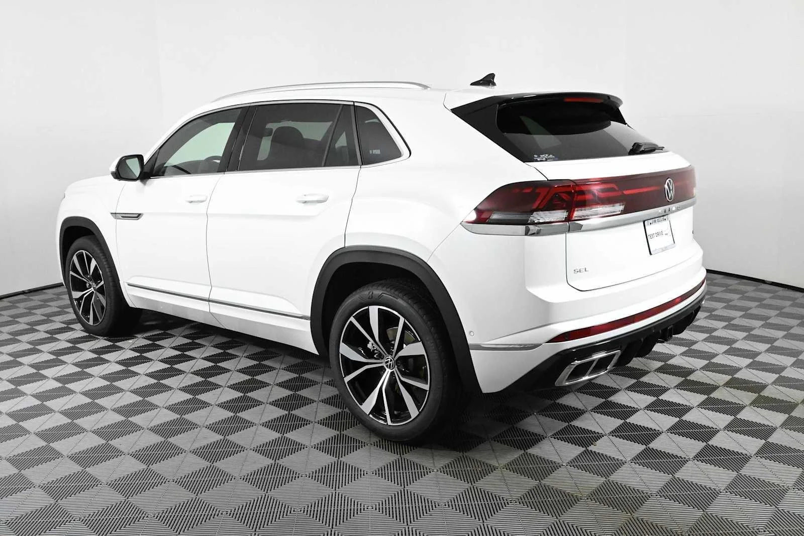 New 2026 opal white pearl Volkswagen 2.0T SEL Premium R-Line image 7