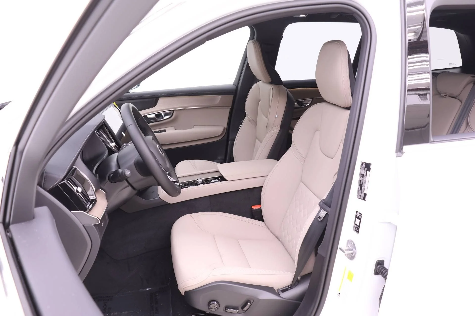 New 2026 Crystal White Volvo Plus image 6