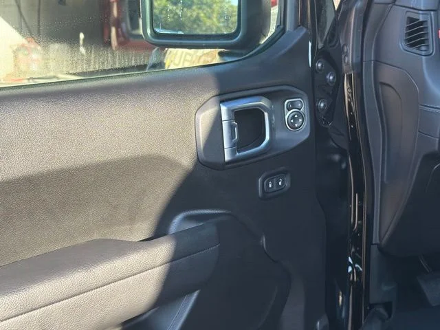 New 2026 Black Clearcoat Jeep Rubicon image 17