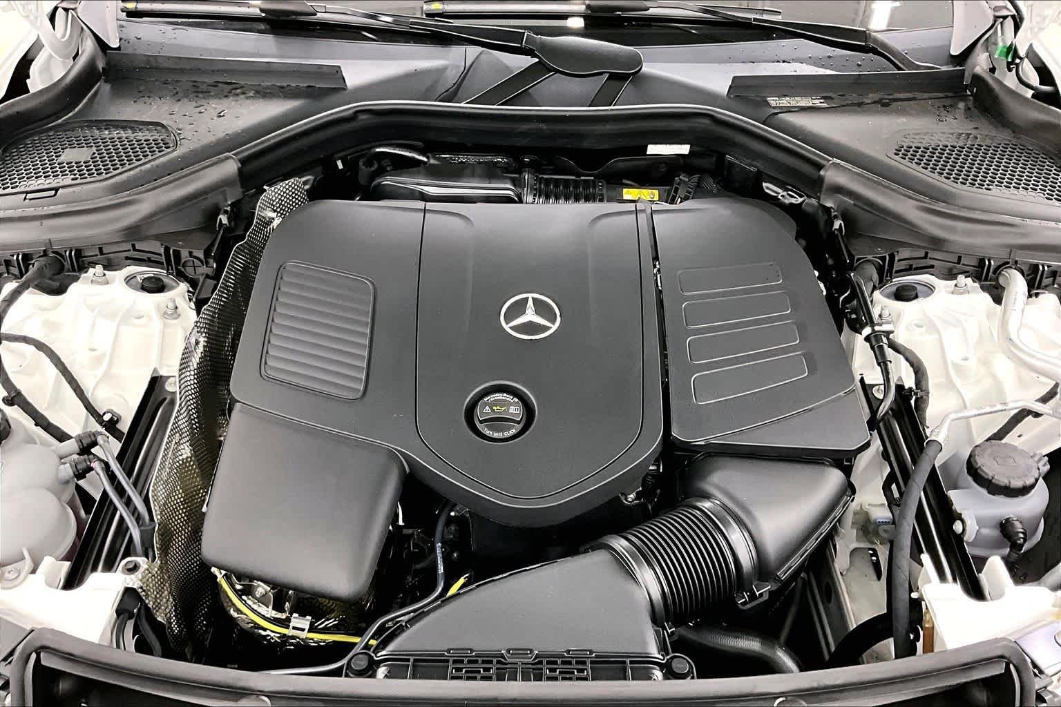 New 2026 Polar White Mercedes-Benz GLC 300 image 16