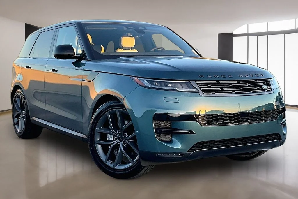 New 2026 Green Land Rover SE image 2
