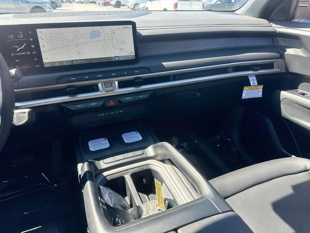 New 2027 Ebony Black Kia LX image 22