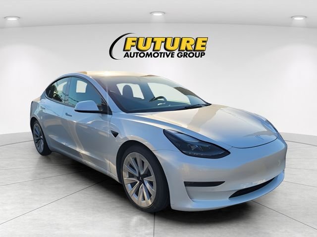 Used 2022  Tesla Long Range image 1