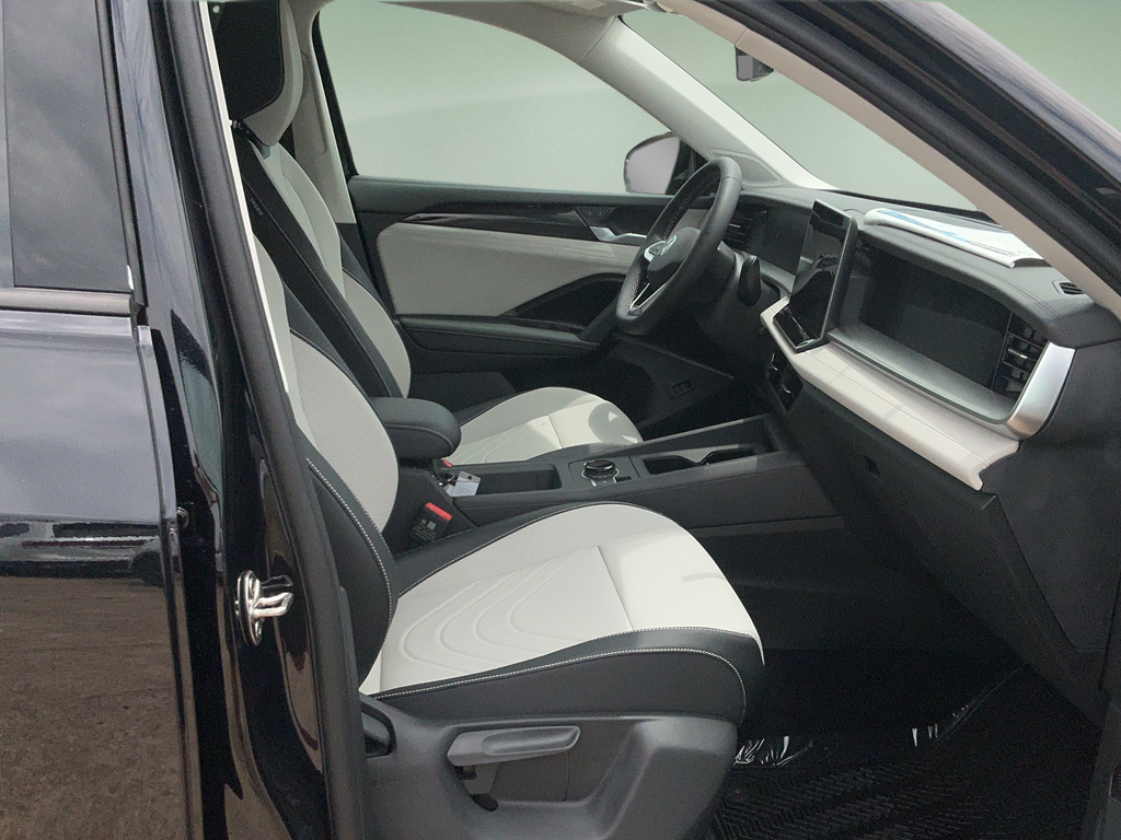 New 2026 Black Volkswagen 2.0T SE image 11