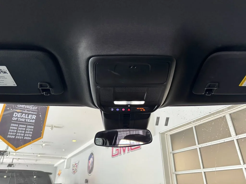 Used 2025 Sterling Metallic GMC Elevation image 27