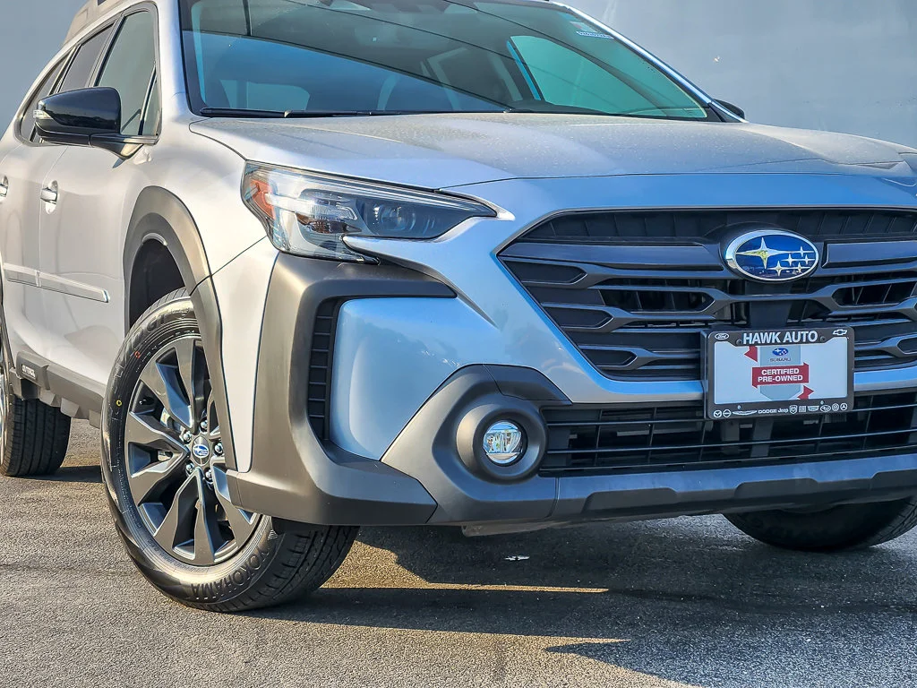 Used 2024 Silver Subaru Onyx Edition image 2