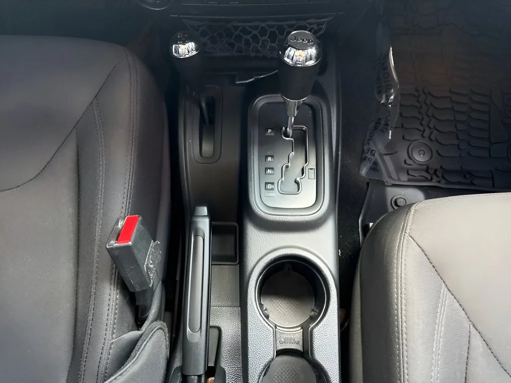 Used 2017  Jeep Sport image 16