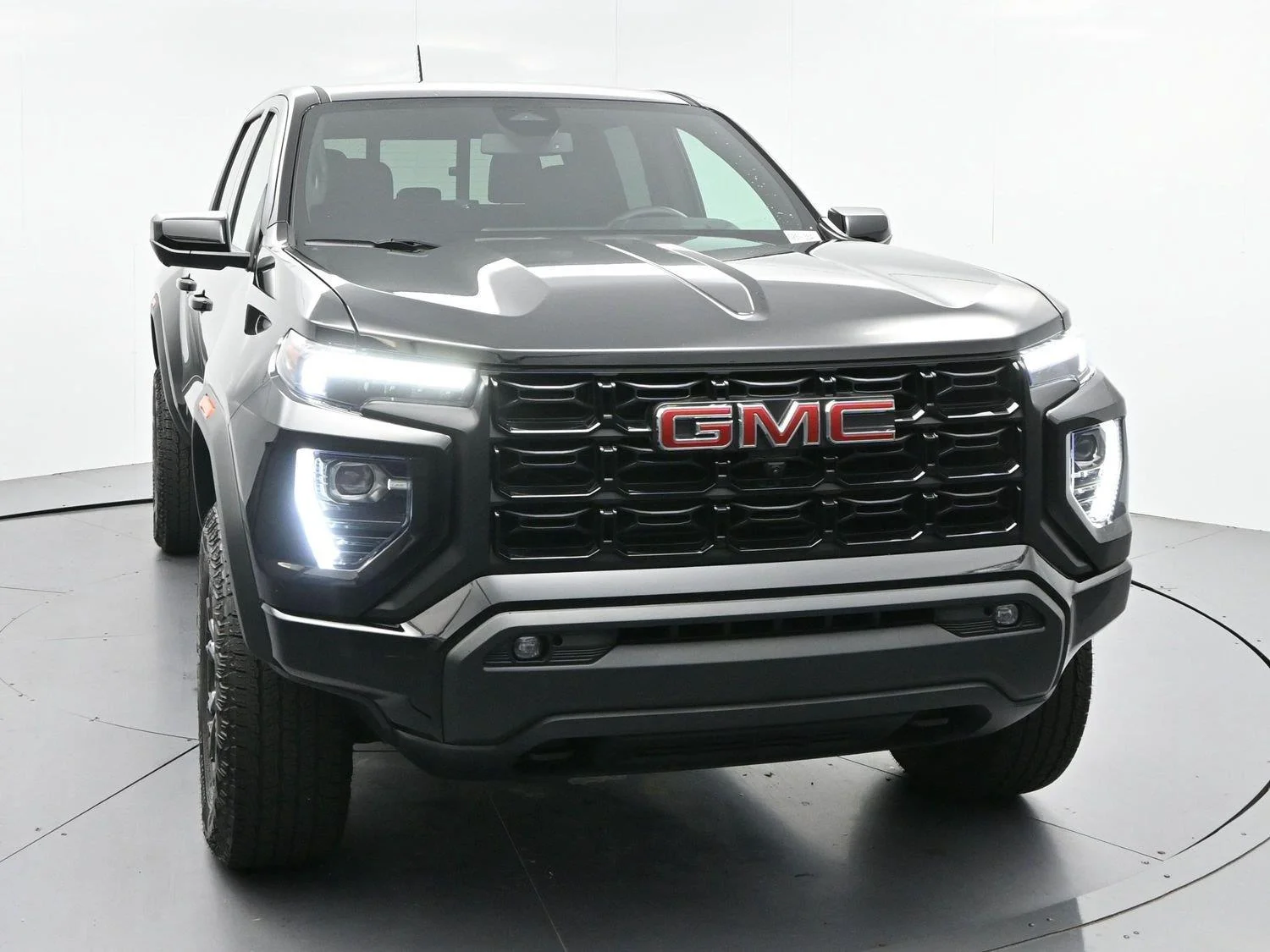 Used 2025 Onyx Black GMC Elevation image 2