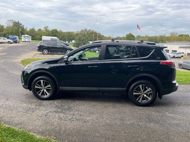 Used 2018 Black Toyota XLE image 6