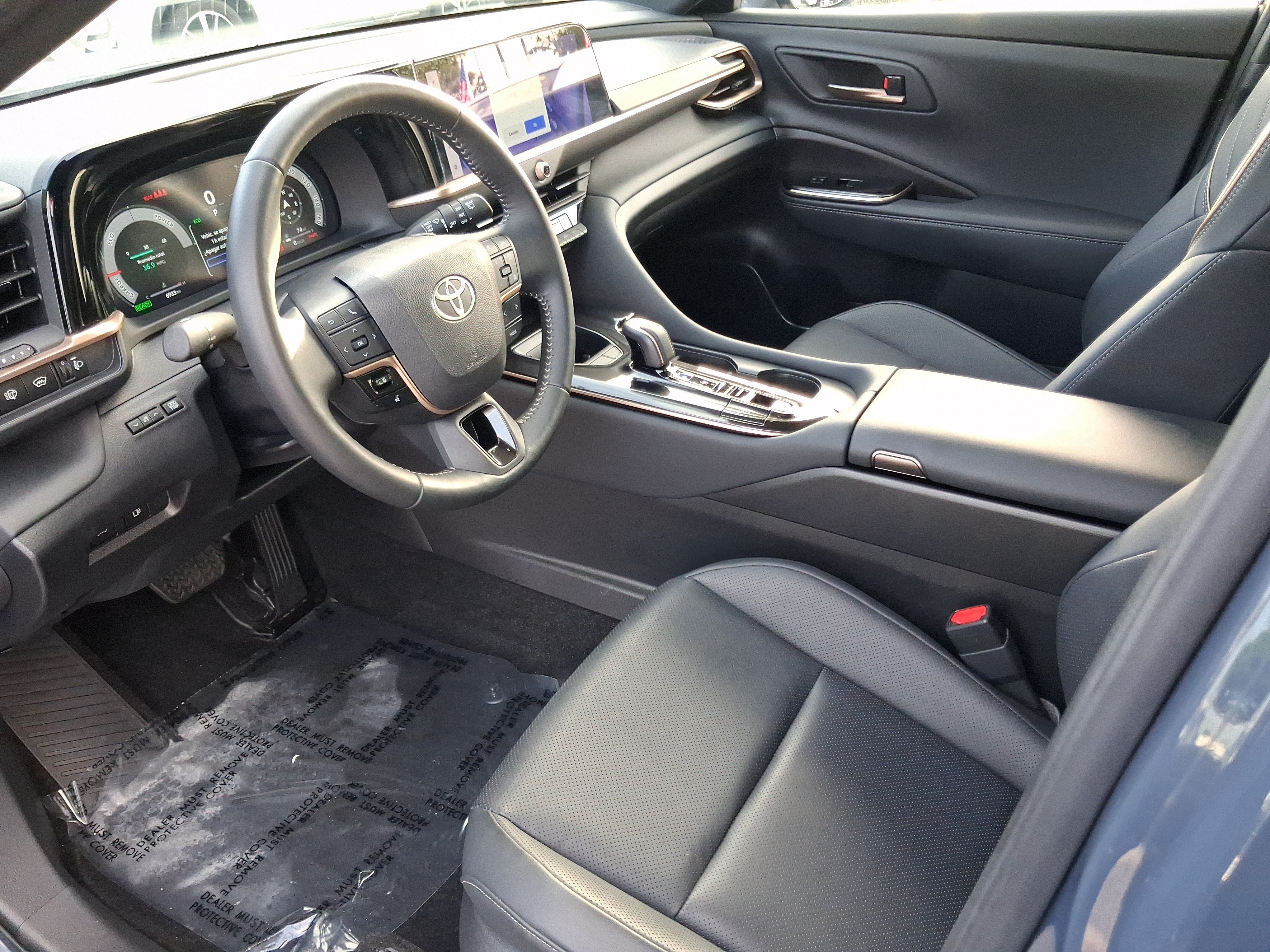 Used 2025 White Toyota XLE image 13