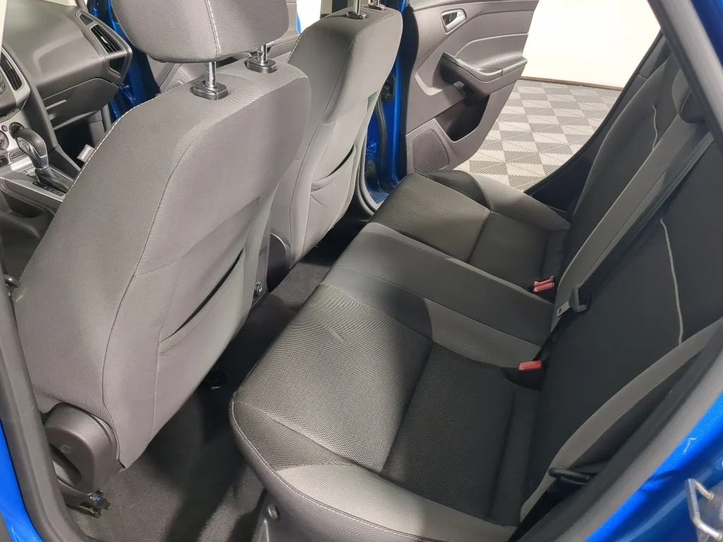 Used 2014 blue Ford SE image 13
