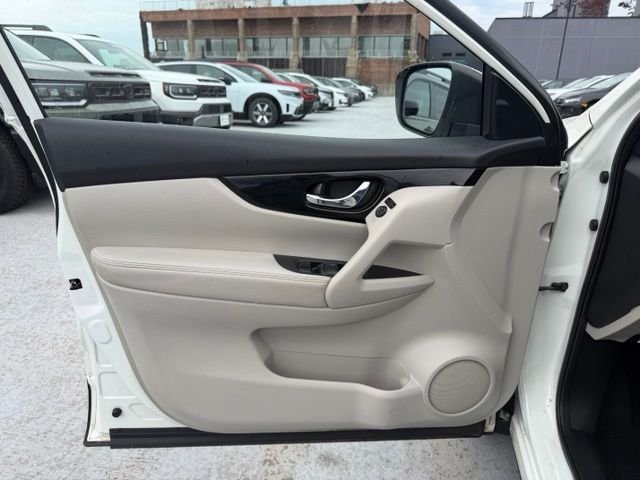Used 2019 White Nissan SV image 11