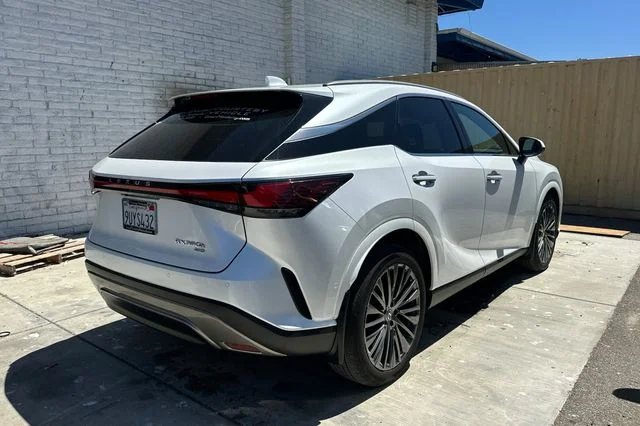 Used 2025 White Lexus 350h Luxury image 5