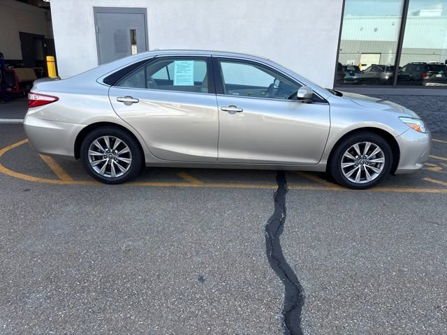 Used 2016 Creme Brulee Toyota LE image 4