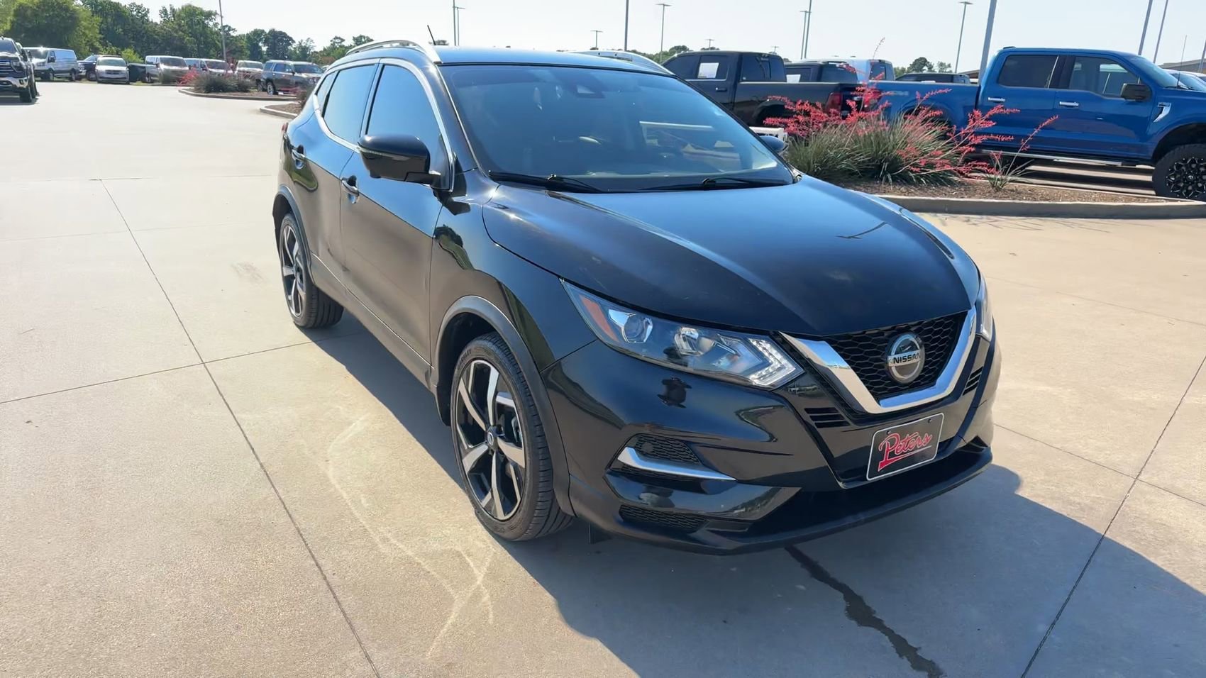 Used 2022 Magnetic Black Pearl Nissan SL image 3