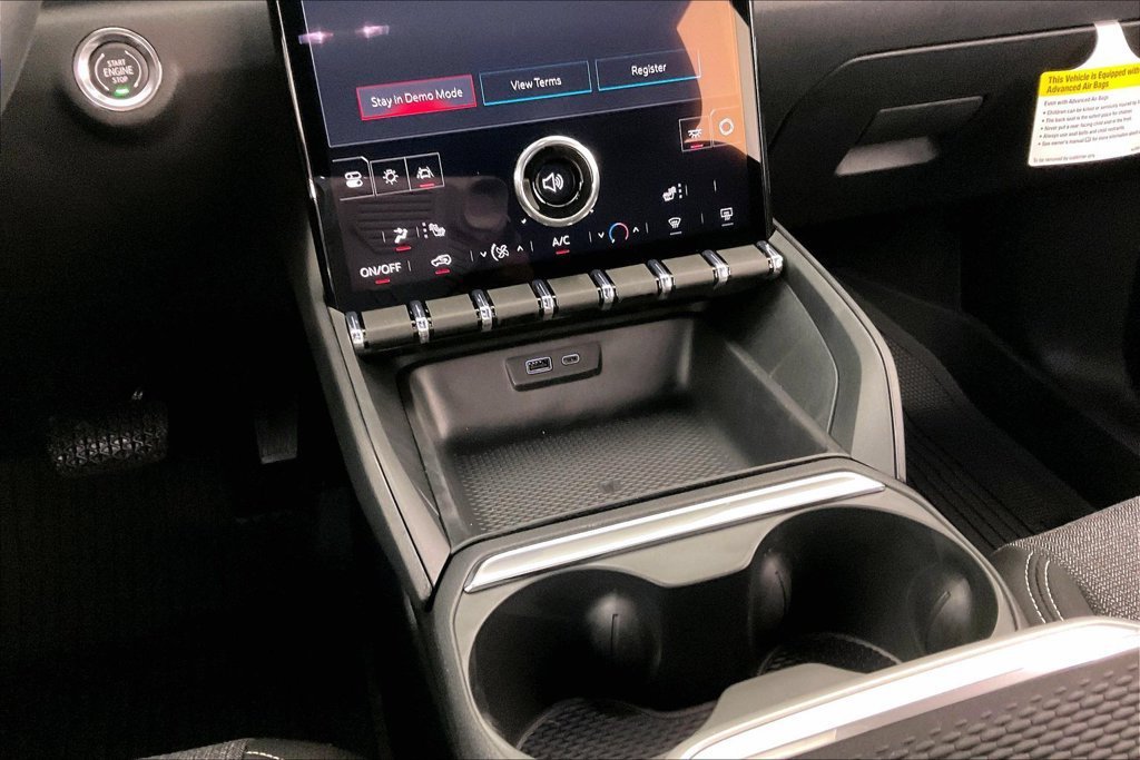 New 2027 Summit White GMC Elevation image 6