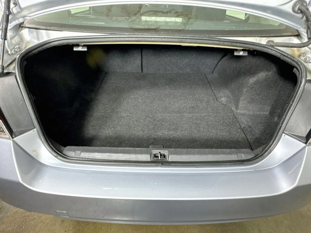 Used 2013 Silver Subaru 2.5i image 28