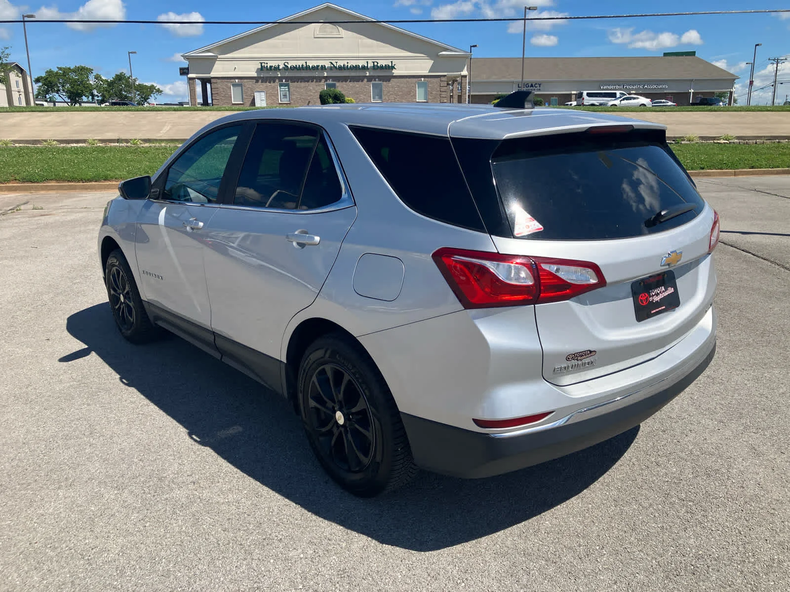 Used 2021 Silver Ice Metallic Chevrolet LT image 5