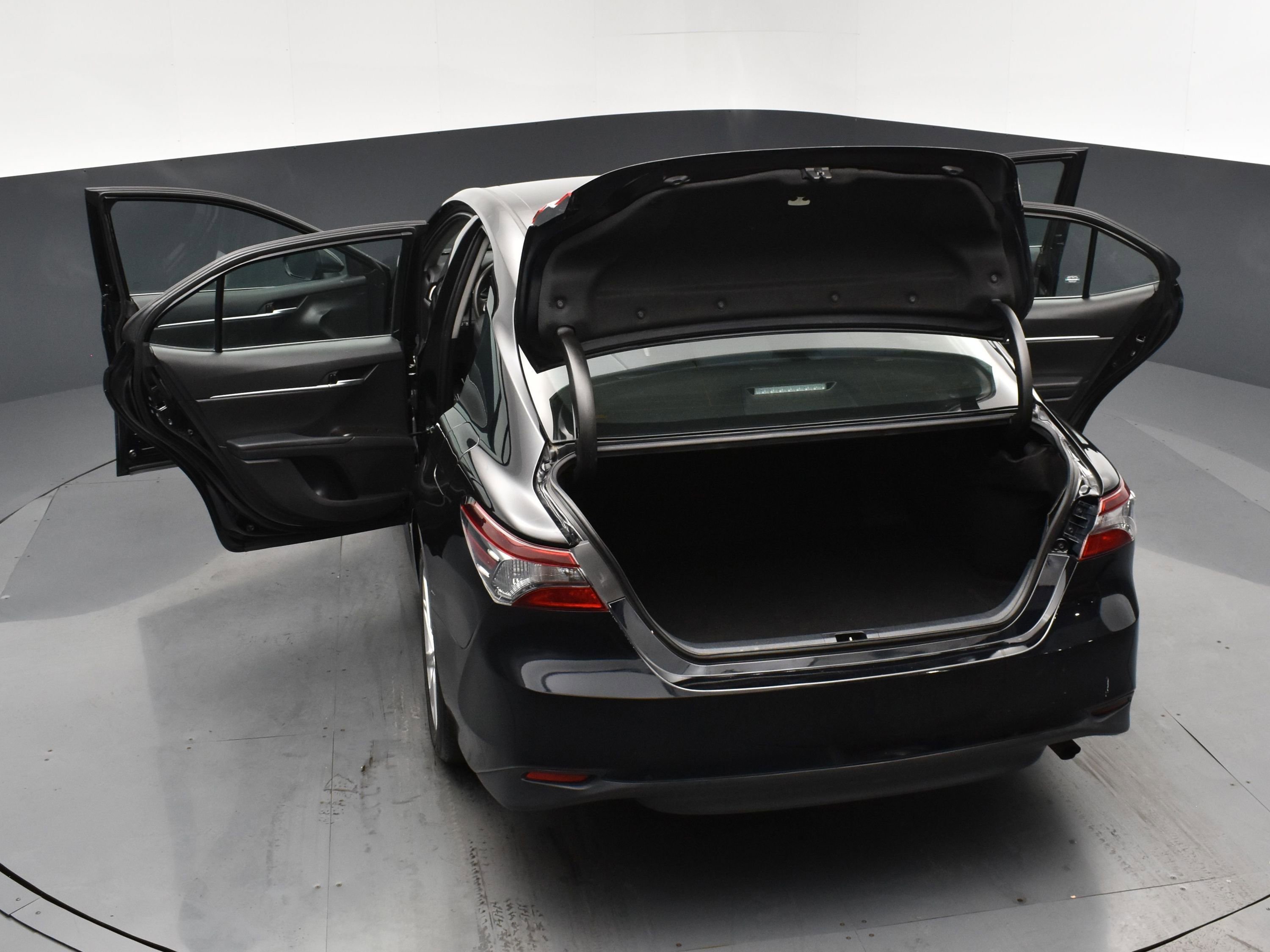 2021 Toyota Camry LE - Photo 27