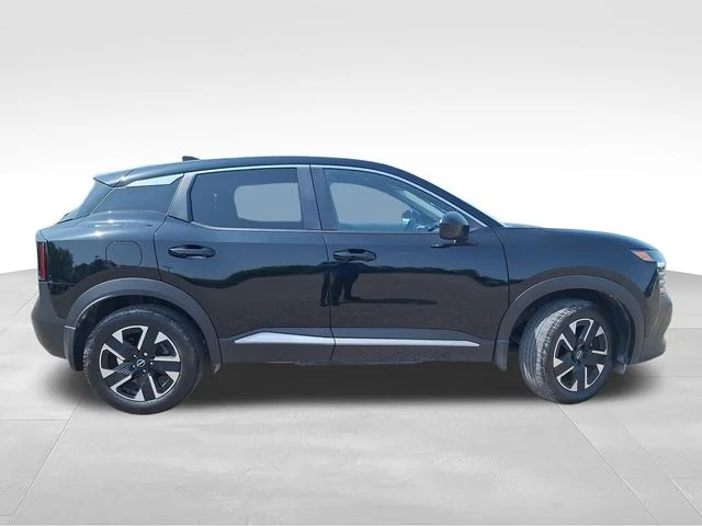 Used 2025 Black Nissan SV image 9
