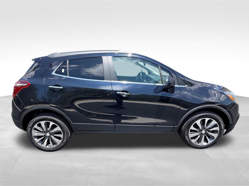 Used 2022 Blue Buick Preferred image 9