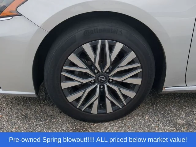 Used 2024 Silver Nissan 2.5 SV image 7