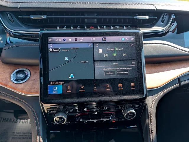 Used 2022 Black Jeep Summit Reserve image 18