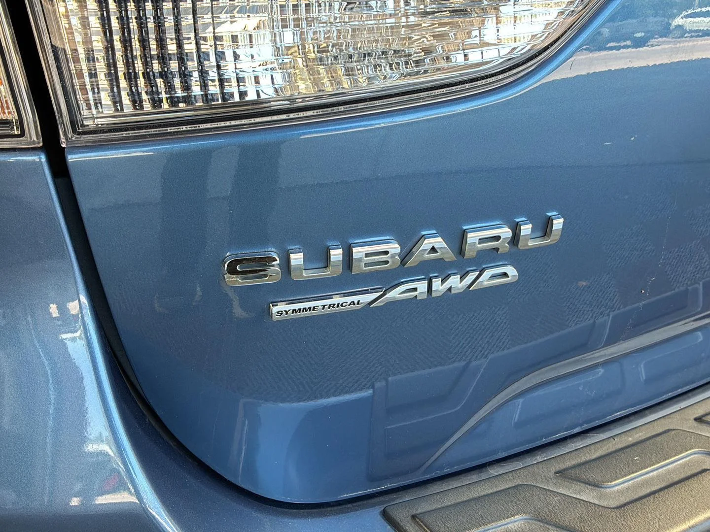 Used 2019 Horizon Blue Pearl Subaru Limited image 8