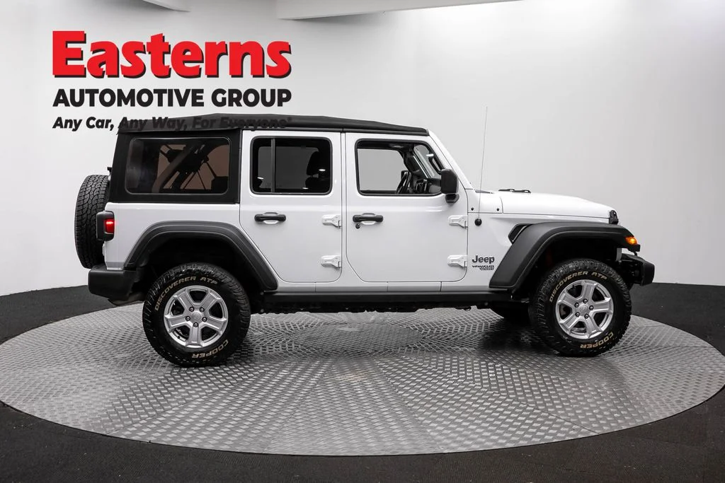 Used 2018 White Jeep Unlimited Sport S image 4