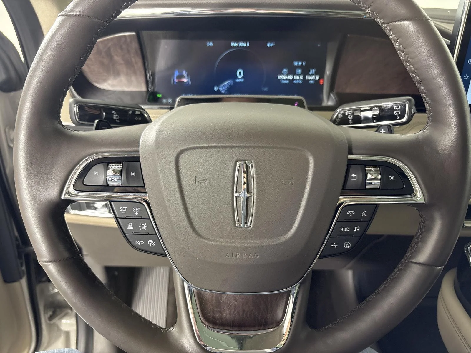 Used 2022 Ceramic Pearl Metallic Tri-Coat Lincoln Reserve image 12