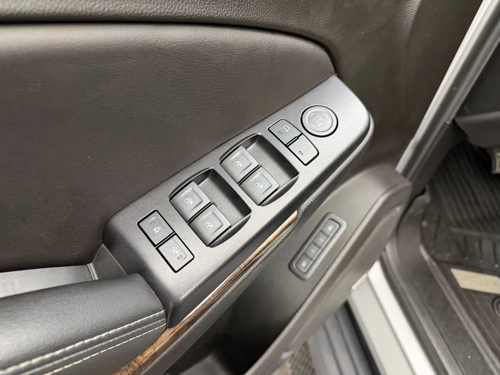 Used 2019 Silver Ice Metallic Chevrolet LT image 21