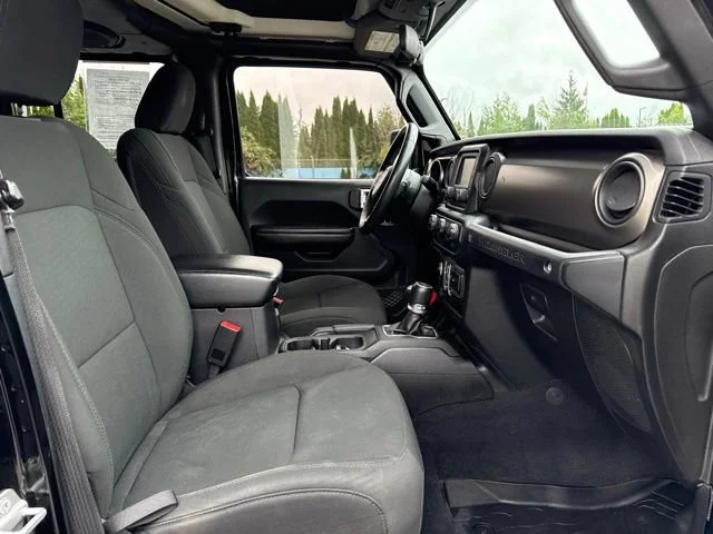 Used 2018 Black Clearcoat Jeep Sport S image 10