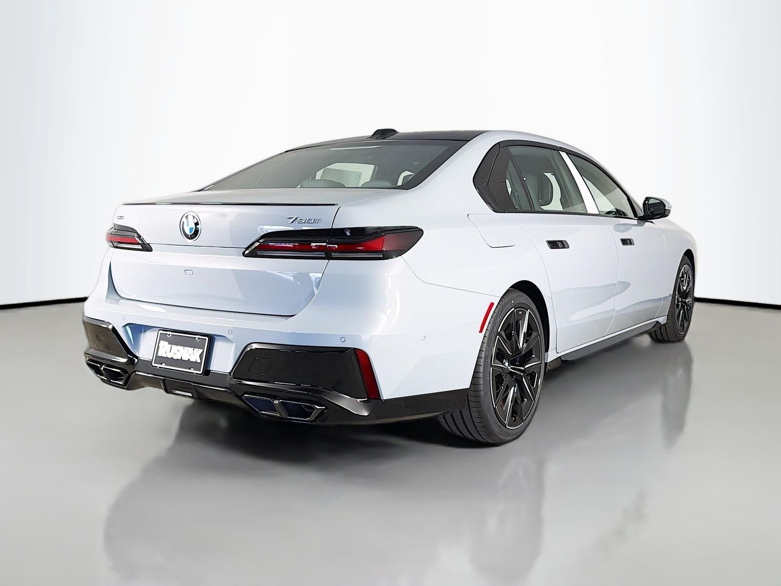 New 2026 Brooklyn Grey Metallic BMW 760i xDrive image 7