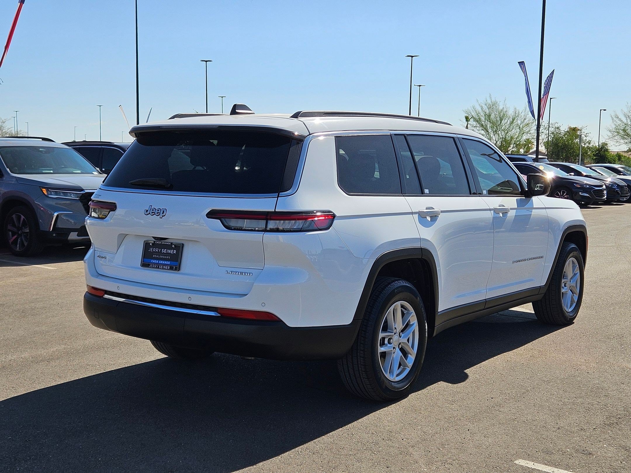 Used 2024 White Jeep Laredo 4x4 image 5