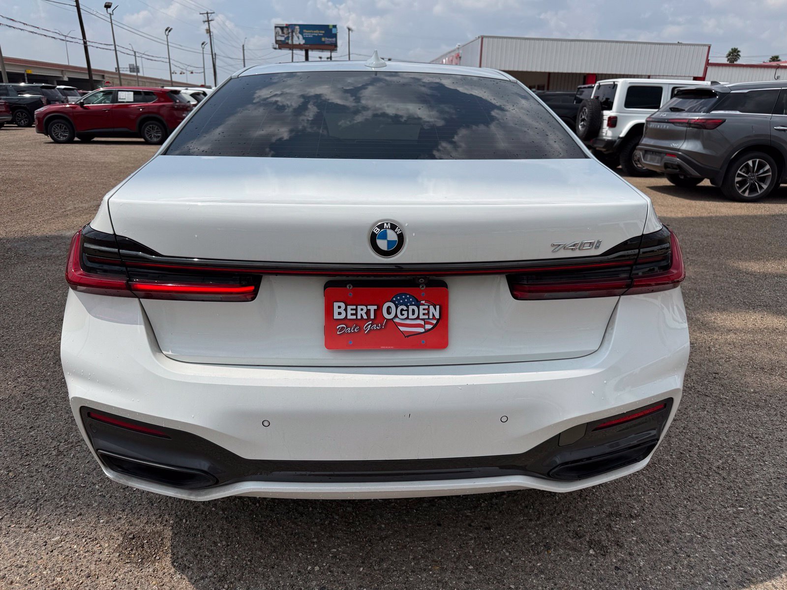 Used 2022 White BMW 740i image 4