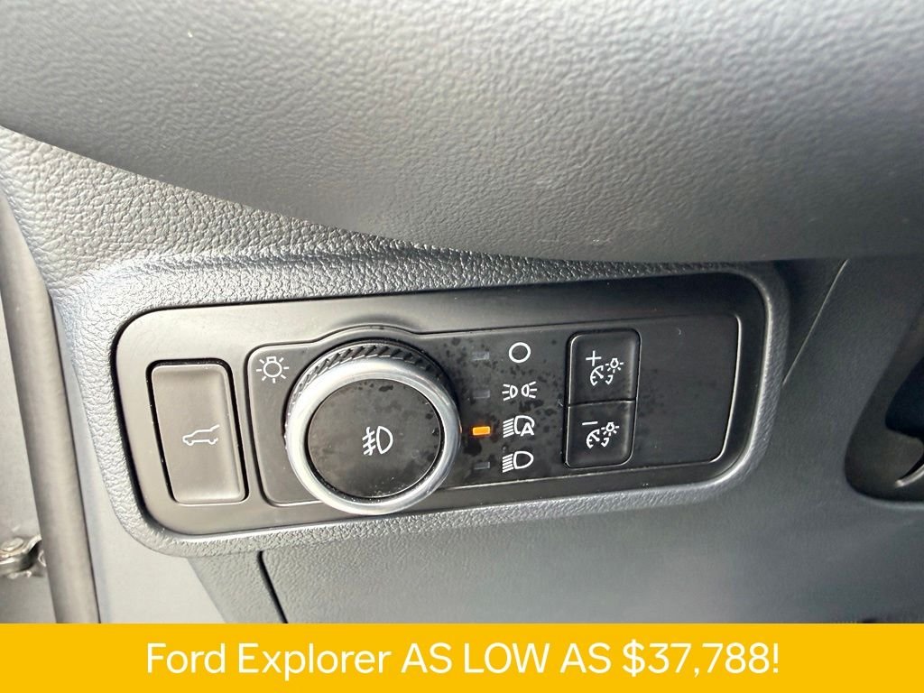Used 2025 Gray Ford ST-Line image 28
