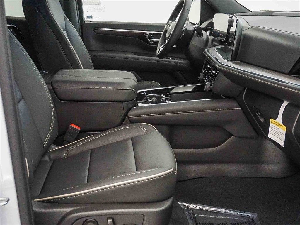 2026 Chevrolet Suburban Premier - Photo 12