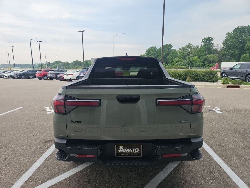 Used 2022 Green Hyundai SEL image 4