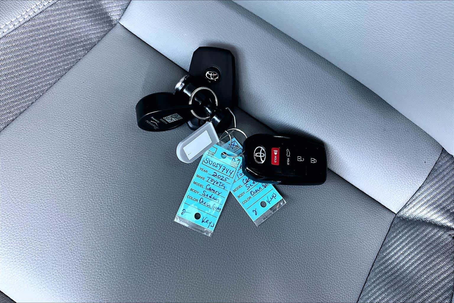 Used 2025 Ocean Gem Toyota SE image 15