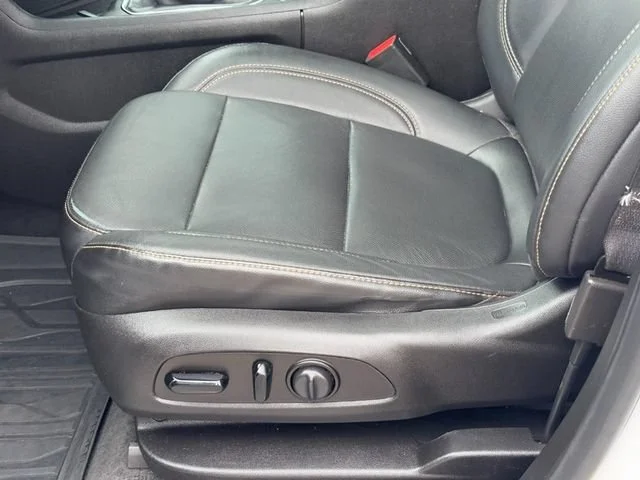 Certified Used 2019 SUMMIT WHITE Chevrolet Premier image 18