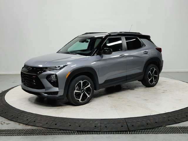 Used 2023 Gray Chevrolet RS image 4