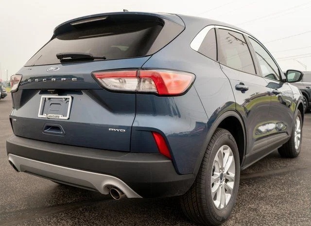 Used 2020 Blue Ford SE image 6