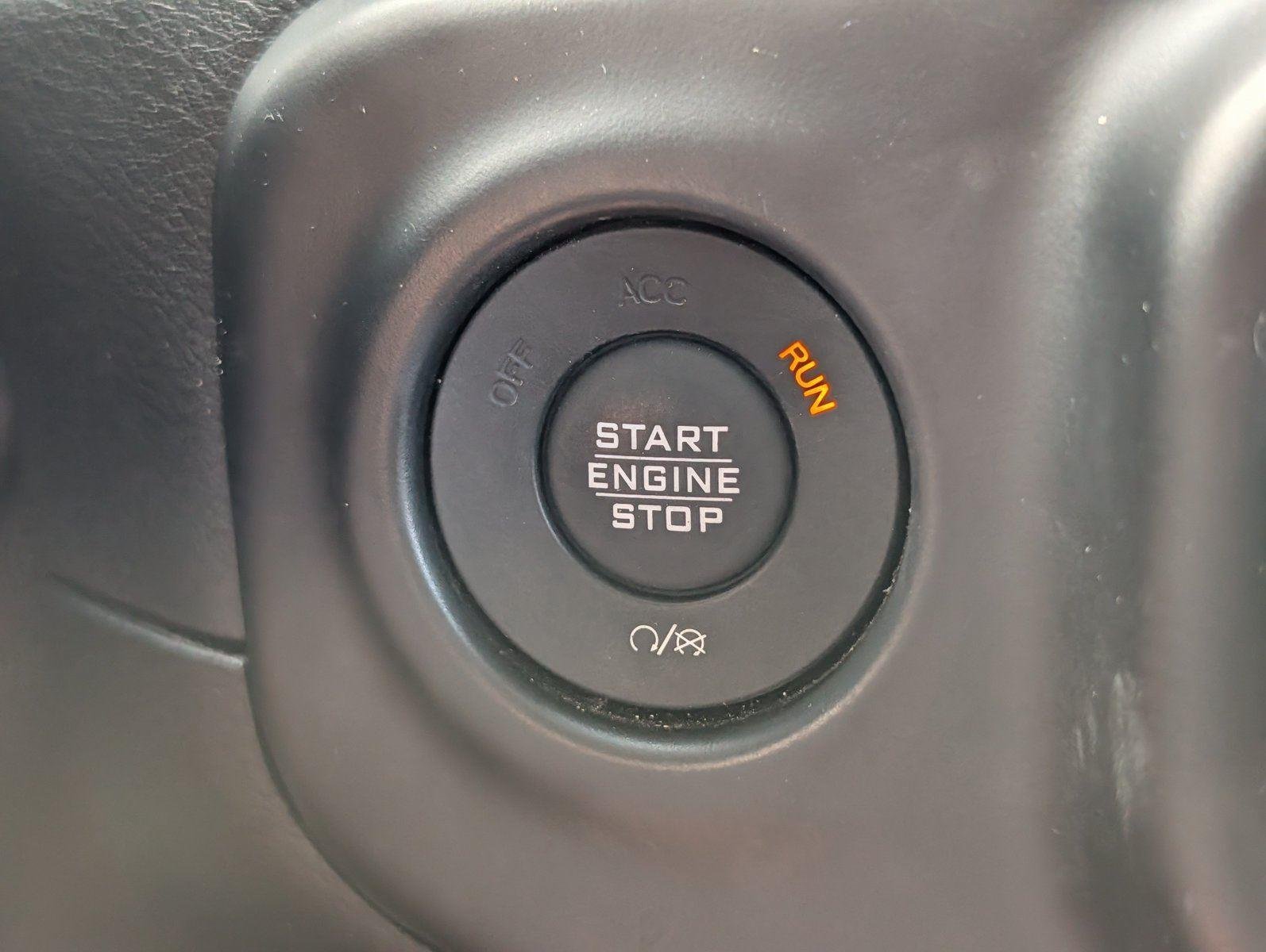 Used 2020 Granite Crystal Metallic Clearcoat Jeep North Edition image 32
