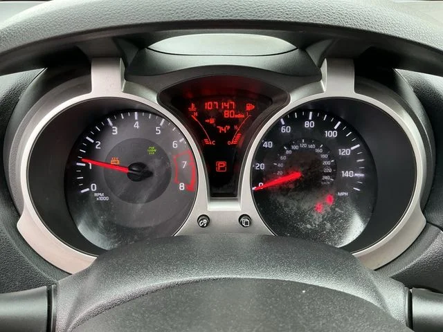 Used 2015 Red Nissan SL image 14