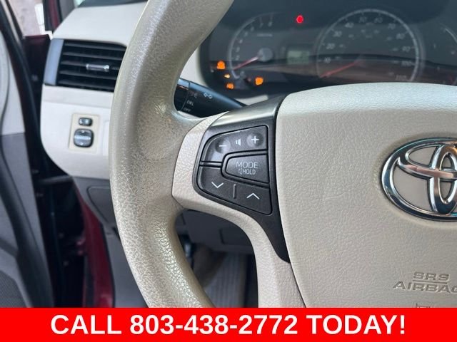 Used 2014 Red Toyota LE image 17